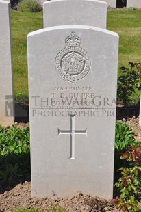 MONT HUON MILITARY CEMETERY, LE TREPORT - DU PRE, THOMAS DAVID